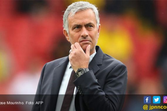 Gara-Gara City, MU Tunda Kontrak Baru Jose Mourinho - JPNN.COM