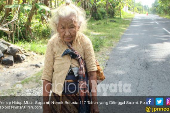  Prinsip Hidup Mbah Suparni, Nenek Berusia 117 Tahun yang Ditinggal Suami - JPNN.COM