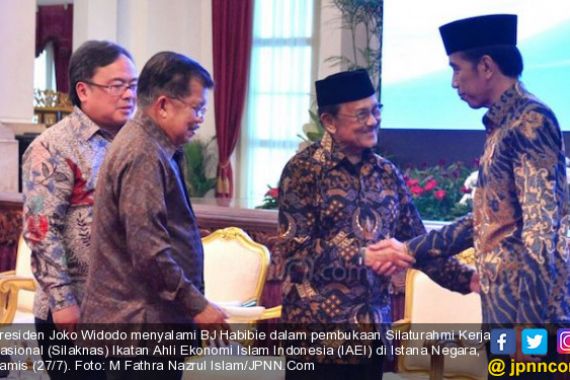 Bismillah, Pak Jokowi Dorong Indonesia Jadi Pusat Keuangan Syariah Dunia - JPNN.COM