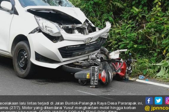 Motor vs Mobil, Mahasiswa Sekarat, Ini Fotonya - JPNN.COM