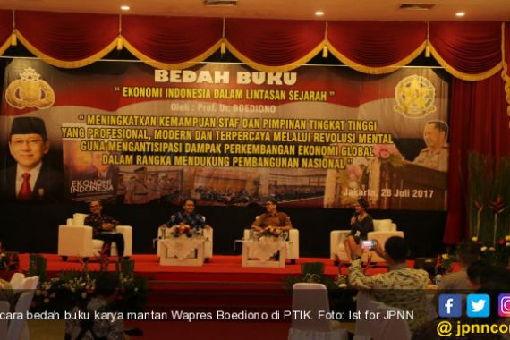 Pak Boediono Berbagi Ilmu Ekonomi kepada Peserta Didik Sespimti Polri - JPNN.COM