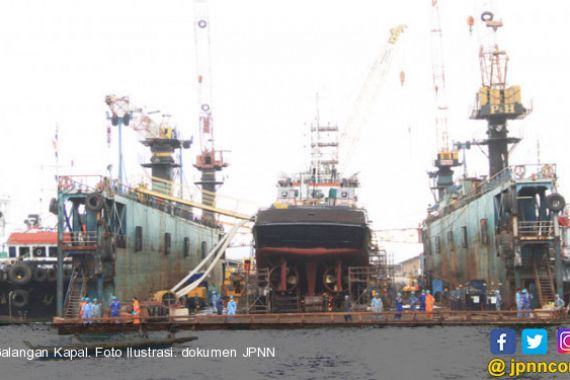 Tugboat Pesanan Pertamina Tenggelam Saat Diluncurkan di Batam - JPNN.COM