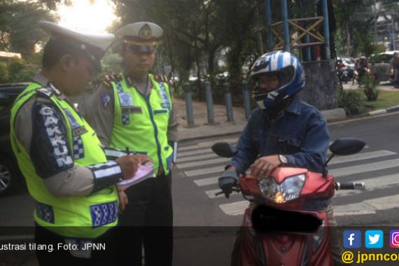 Beredar Pesan Berantai Polisi Jebak Pengendara Demi Rp 10 Juta - JPNN.COM