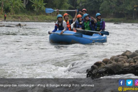 Seru, Menpora Pacu Andrenalin dengan Rafting di Sungai Kelingi - JPNN.COM