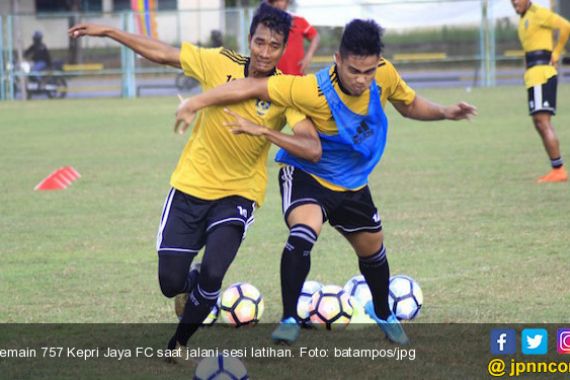 Jaino Matos Beber Penyebab Kekalahan Kepri Jaya FC Kontra PSPS - JPNN.COM