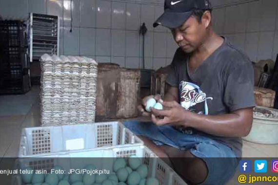 Perajin Telur Asin Sedih Banget Kehilangan Garam - JPNN.COM