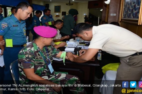 Personel Mabesal Ikut Sosialisasi Bahaya HIV - JPNN.COM