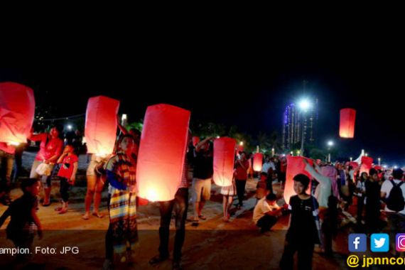 4.000 Lampion Siap Terbang di Dieng Culture Festival - JPNN.COM