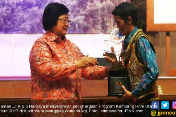 Kearifan Lokal Dusun Sungai Langer Diganjar Penghargaan dari Menteri Siti - JPNN.COM