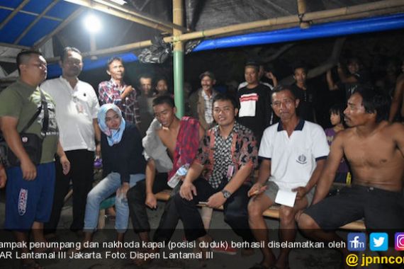 Tim SAR TNI AL Berhasil Selamatkan Penumpang Kapal Tenggelam - JPNN.COM