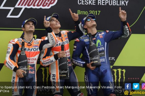 Marquez, Pedrosa dan Vinales Menunjuk ke Langit, 'Ini Untukmu, Angel Nieto' - JPNN.COM