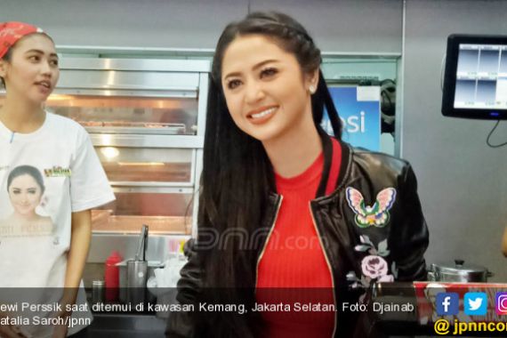 Saipul Jamil Dikabarkan Segera Bebas, Dewi Perssik Merespons Begini - JPNN.COM