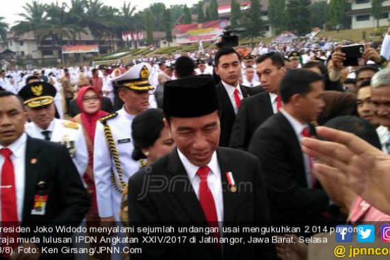 Pak Jokowi Beber Rekor Capaian Pemerintah di Depan Praja IPDN - JPNN.COM