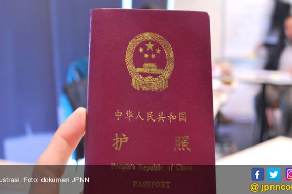 Cuma Modal Visa Kunjungan, Empat Pekerja LRT Asal Tiongkok Dideportasi - JPNN.COM