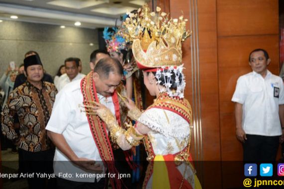 Menpar Arief: Kita Beragam Sekaligus Bersatu Dalam Busana Nusantara - JPNN.COM