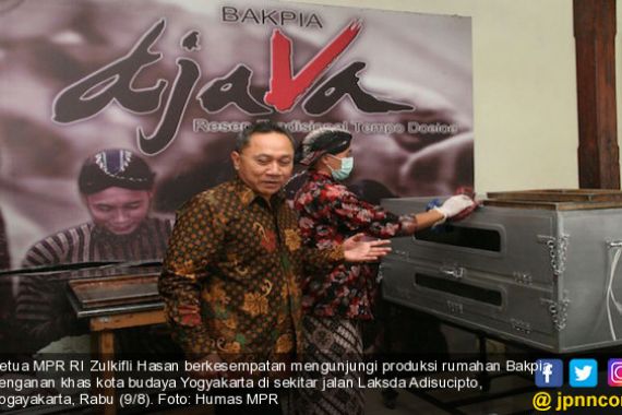 Sambangi Sentra Produksi Bakpia, Ketua MPR: Pelaku UKM Harus Dilindungi - JPNN.COM