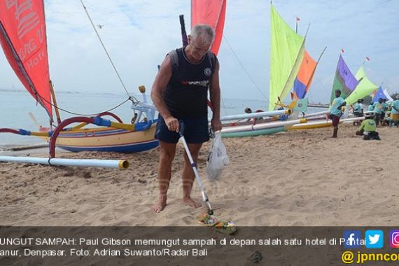 Bule Australia Tinggal di Bali, Tiap Hari Memungut Sampah demi... - JPNN.COM