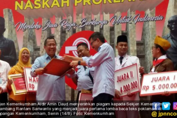 Bambang Rantam Juarai Lomba Baca Proklamasi Kategori Pimpinan Tinggi Kemenkumham - JPNN.COM