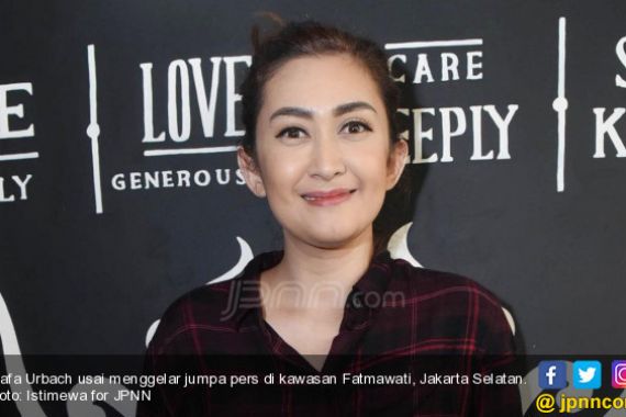 Hari Ini, Nafa Urbach Resmi Gugat Cerai Zack Lee - JPNN.COM