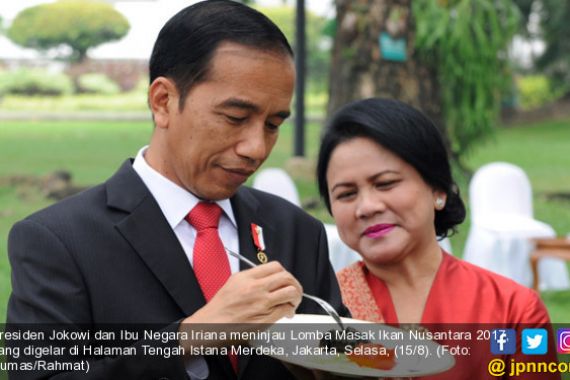 Jokowi Semringah Cicipi Makanan Para Jawara LMIN 2017 - JPNN.COM