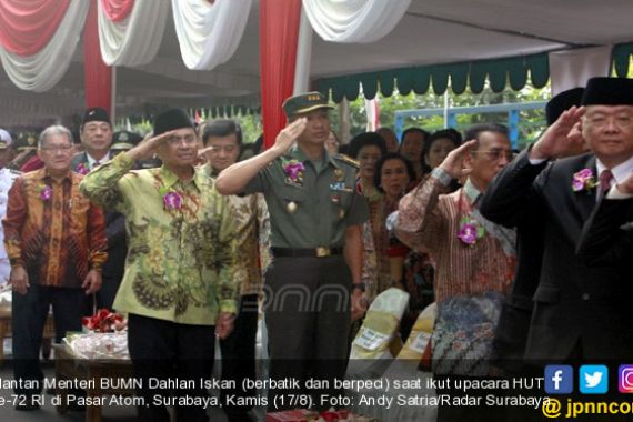 Dahlan Iskan Ikut Upacara HUT RI Bersama Warga Pecinan di Pasar Atom - JPNN.COM