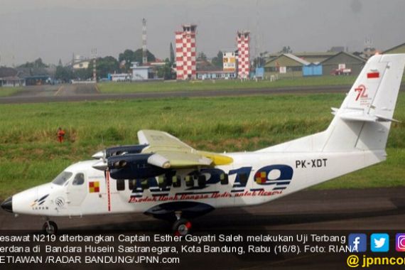 Pesawat N219 Kado Spesial HUT RI, Diterbangkan Pilot Perempuan - JPNN.COM