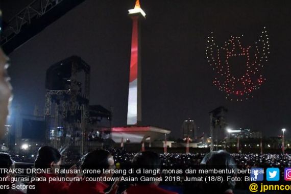 Amazing, 300 Drone Bermanuver di Langit Monas - JPNN.COM