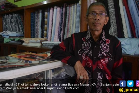 Cerita Penjahit Baju Adat Banjar yang Dikenakan Presiden Jokowi - JPNN.COM