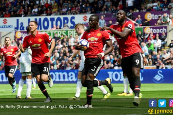 Gol Pertama dalam Karier Eric Bailly Bawa MU Unggul Atas Swansea - JPNN.COM