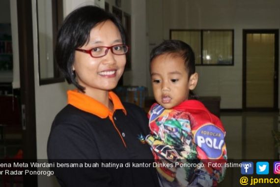 Sudah 20 Anak Merasakan ASI Milik Rena Meta - JPNN.COM