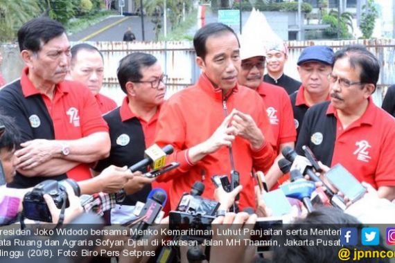 Malaysia Membalik Merah Putih di Brosur SEA Games, Ini Reaksi Jokowi - JPNN.COM