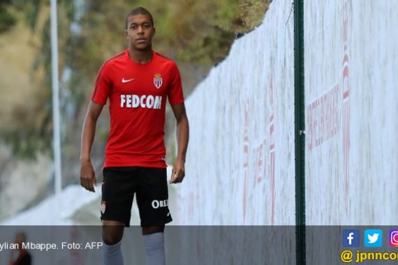 AS Monaco Memanas, Mbappe Berkelahi dengan Rekan Satu Tim - JPNN.COM