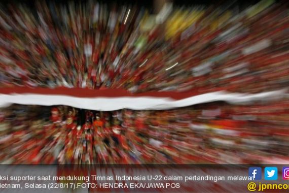 Suporter Timnas Indonesia U-22 Bikin Bendera Raksasa Hasil Patungan - JPNN.COM