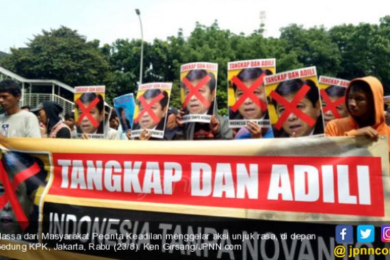 Massa Desak KPK Segera Tahan Setya Novanto - JPNN.COM