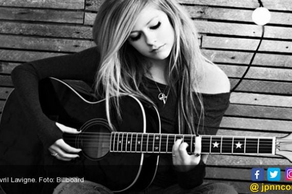 Avril Lavigne Sembuh Berkat Jatuh Cinta - JPNN.COM