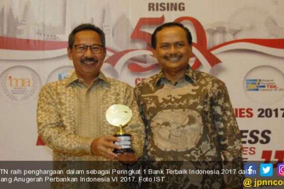 TOP, BTN Raih Penghargaan Bank Terbaik Indonesia 2017 - JPNN.COM