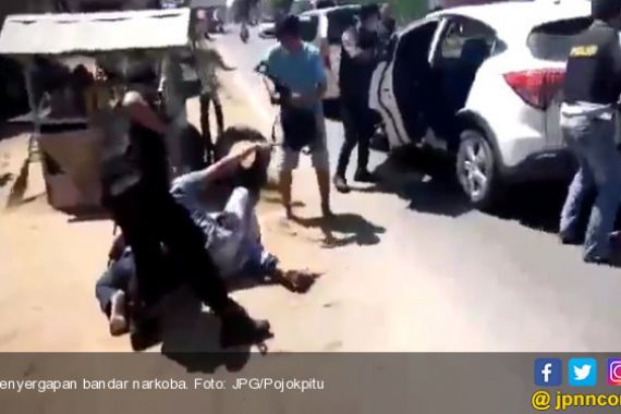 Polisi Menyamar Jadi Sopir Truk, Sikat Bandar Sabu 9 kg - JPNN.COM