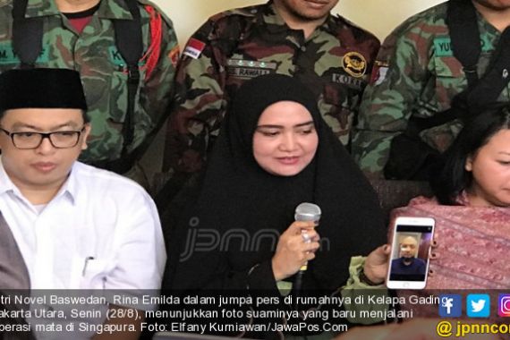 Curhat ke Media, Istri Novel Ingin Blak-blakan di Depan Jokowi - JPNN.COM