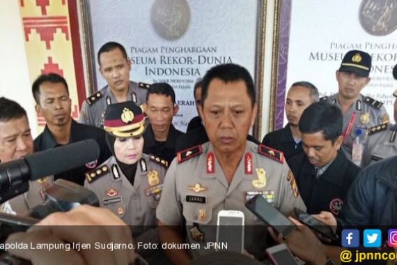 Kapolda Lampung Perintahkan Kapolres Way Kanan Minta Maaf ke Wartawan - JPNN.COM