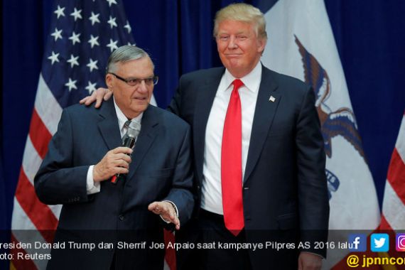 Trump Selamatkan Sherrif Rasis dari Ancaman Penjara - JPNN.COM