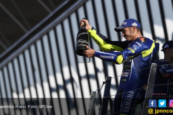 Kena Salip di 3 Lap Terakhir MotoGP Inggris, Rossi Frustrasi - JPNN.COM