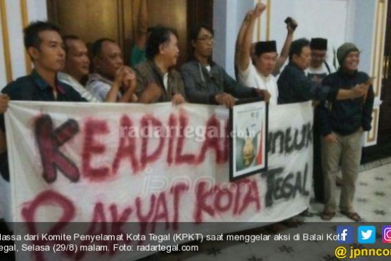 KPK Tangkap Siti Masitha, Warga Tegal Gelar Aksi di Balai Kota - JPNN.COM
