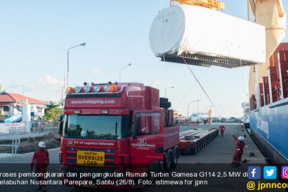 Rumah Turbin Berkapasitas 2,5 MW Pertama di Indonesia Tiba di Pelabuhan Parepare - JPNN.COM