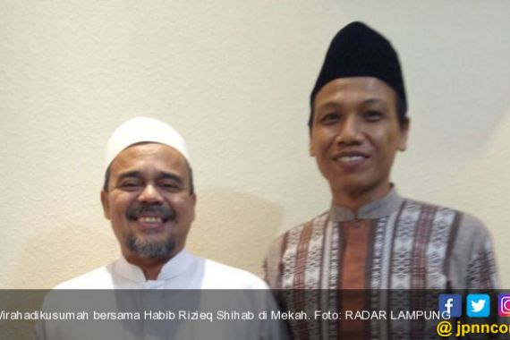 1 Jam Bersama Habib Rizieq, Dari Pilpres Hingga 2 Ayam Panggang Besar - JPNN.COM