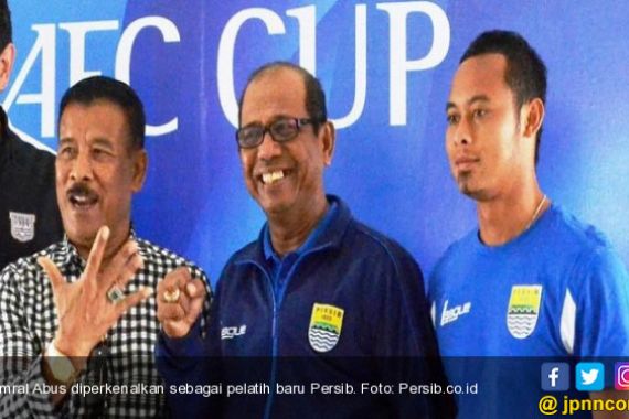 Ini Target Pelatih Anyar Persib di Pertandingan Debutnya - JPNN.COM