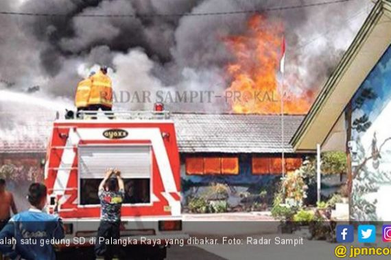 Pembakaran 7 Gedung SD, Yansen Binti Serahkan Uang di Garasi - JPNN.COM