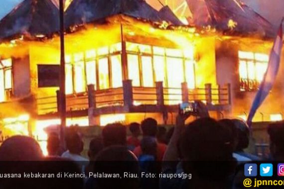 Kebakaran Hebat Terjadi di Kerinci, Dua Rumah Ludes Terbakar - JPNN.COM