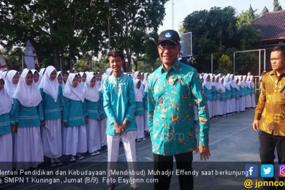 Mendikbud Ajak Siswa Hayati Lagu Indonesia Raya 3 Stanza - JPNN.COM