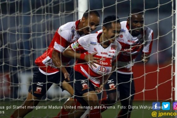Arema FC Bertekuk Lutut di Kandang Madura United - JPNN.COM