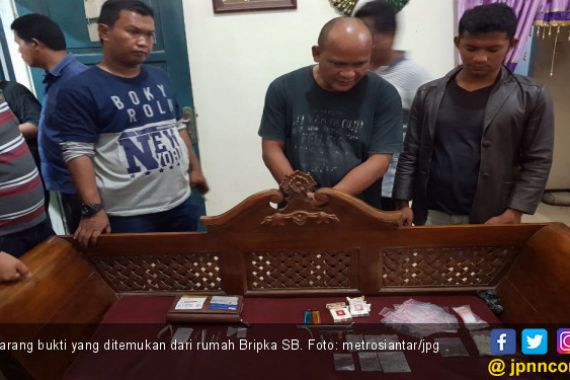 Rumah Bripka SB Digerebek Rekannya, Ini yang Ditemukan - JPNN.COM